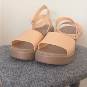 Crocs Womens  Platform Sandals with wrap Ankle Strap